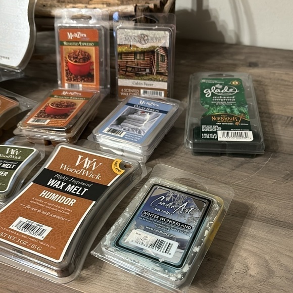 LOT OF 14 PRE OWNED, PARTIAL AND NEW WAX WARMER BARS-SOME ARE SCENTSY - Picture 4 of 16